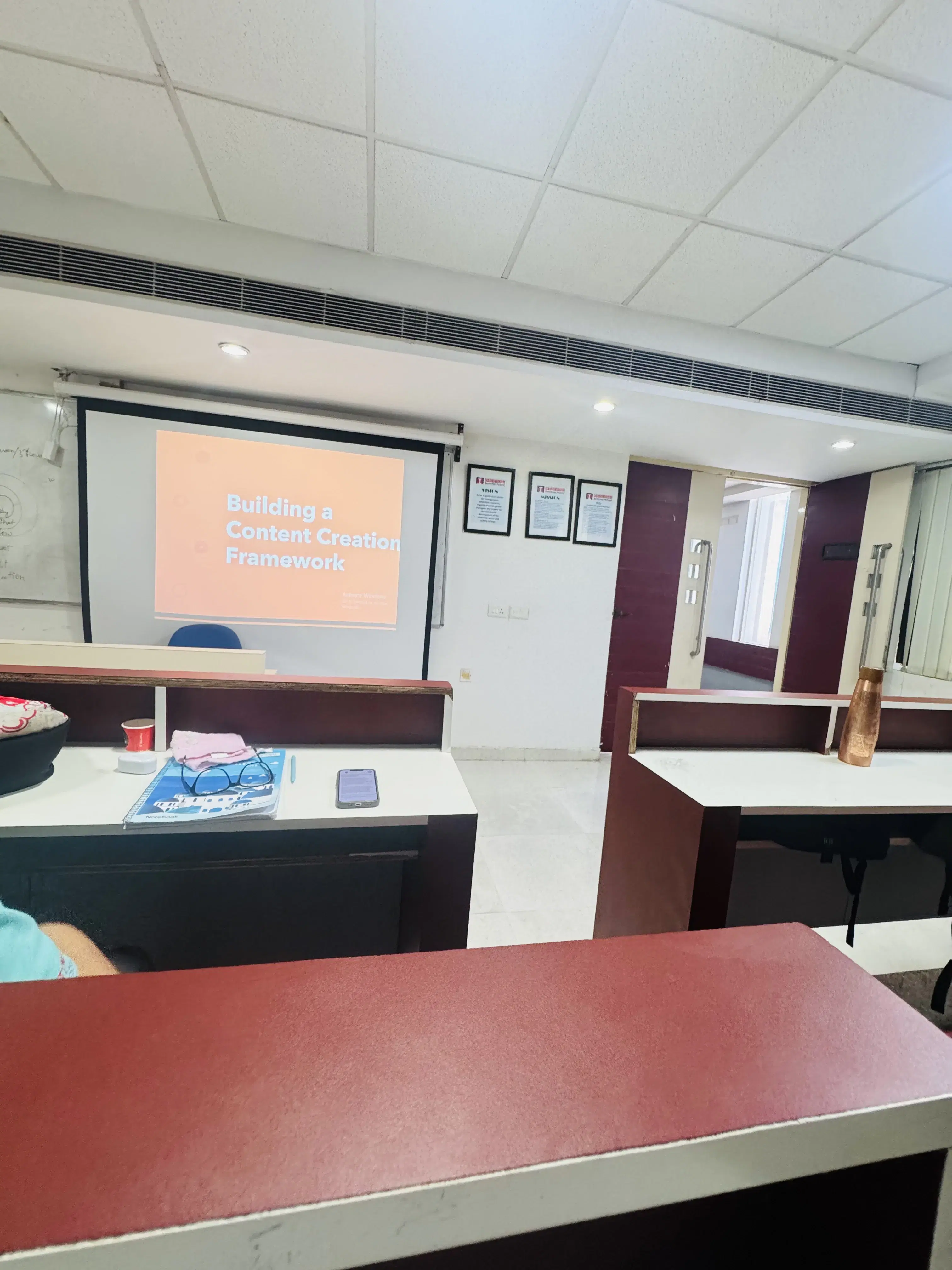 Fostiima Business School New Delhi Classroom photo 3
